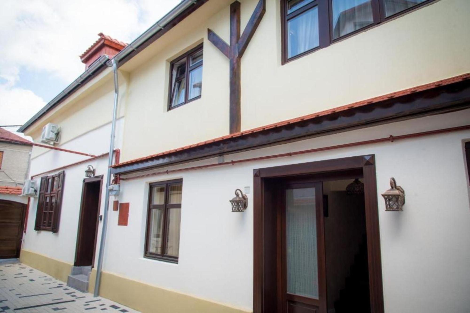 Cochet House Sibiu Aparthotel Bagian luar foto